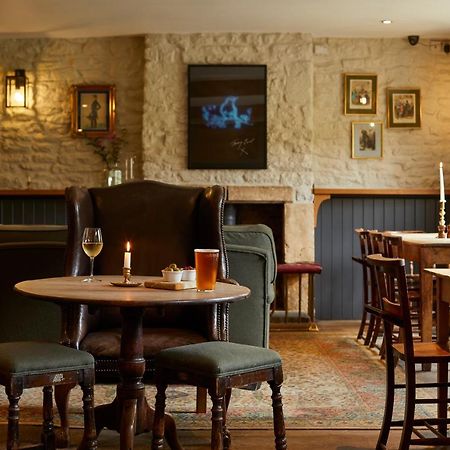 The Kingham Plough Hotel ภายนอก รูปภาพ