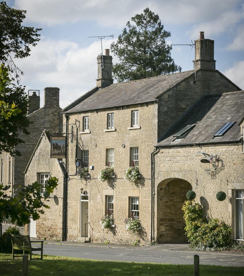 The Kingham Plough Hotel ภายนอก รูปภาพ